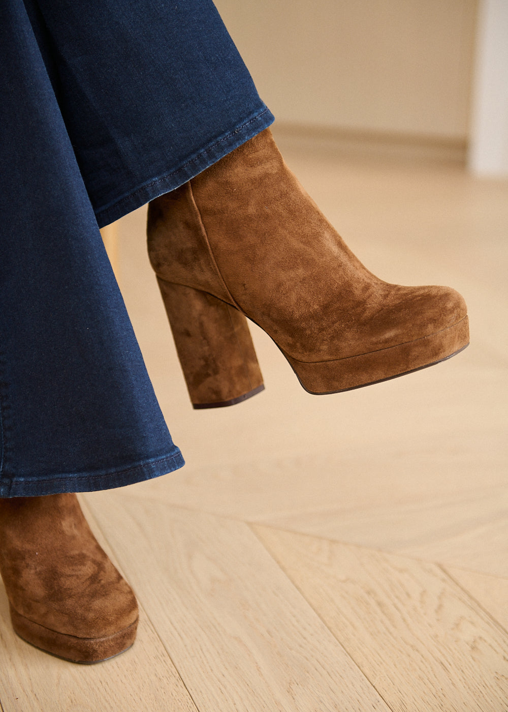 BOOTS CLIO TUIL MESSAGER