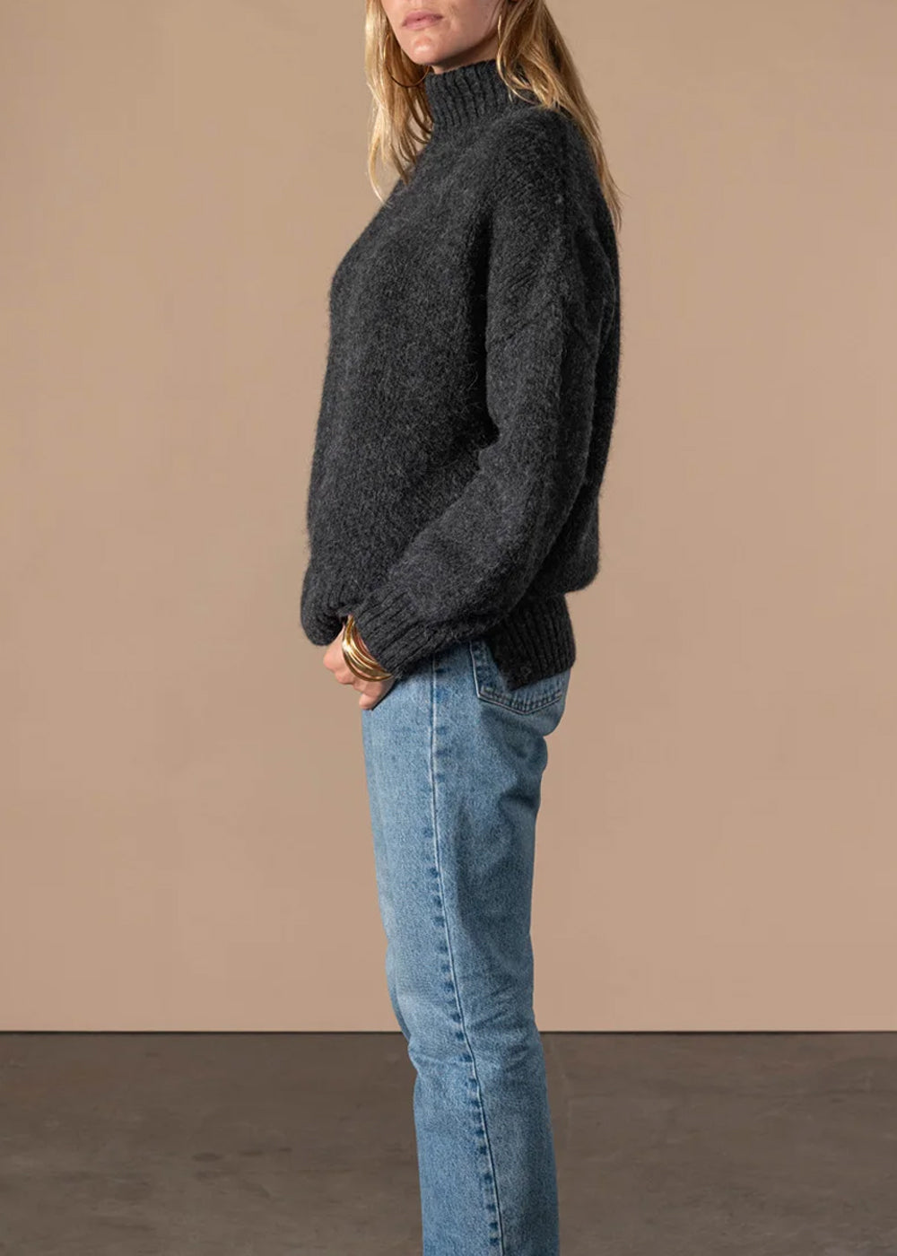PULL ANN TUIL DIANE