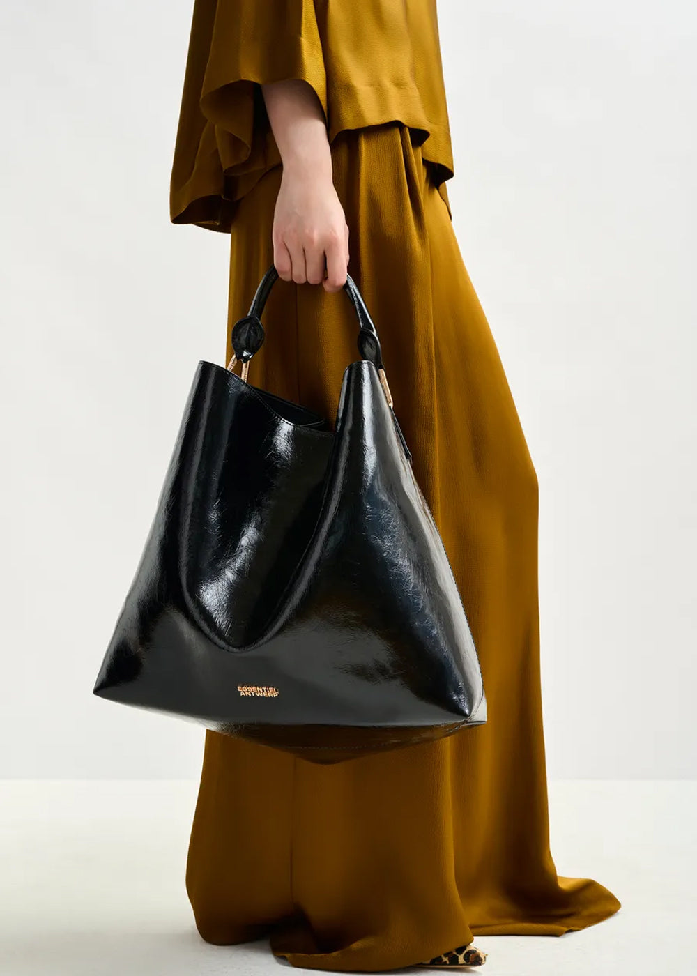 SAC ESSENTIEL ANTWERP IHURLEY SHINY SHOPPER BAG