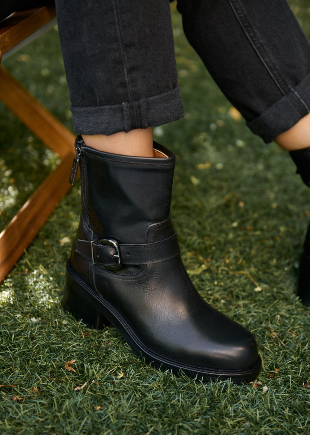 BOOTS ANN TUIL SON