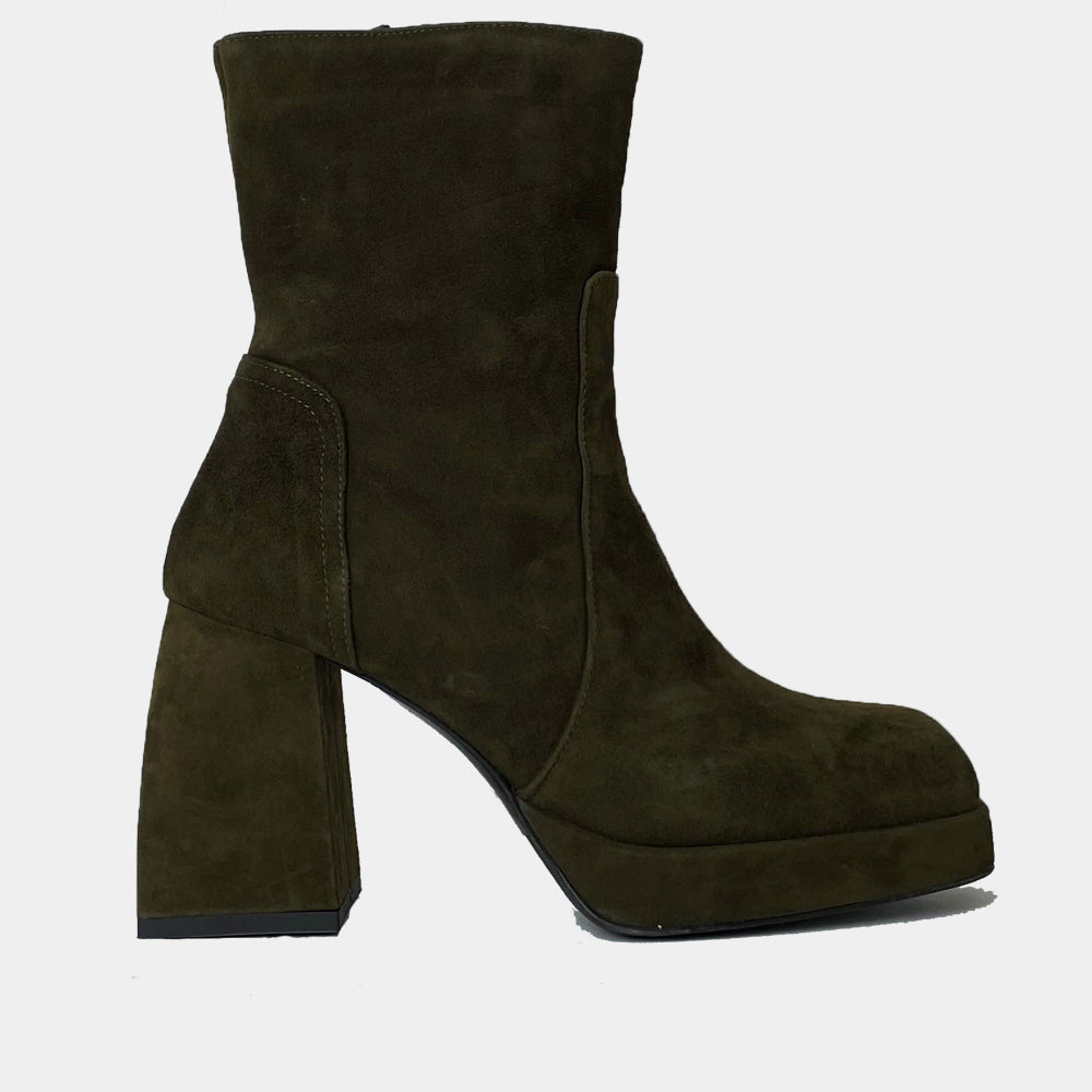 BOOTS ANN TUIL BRIGITTE