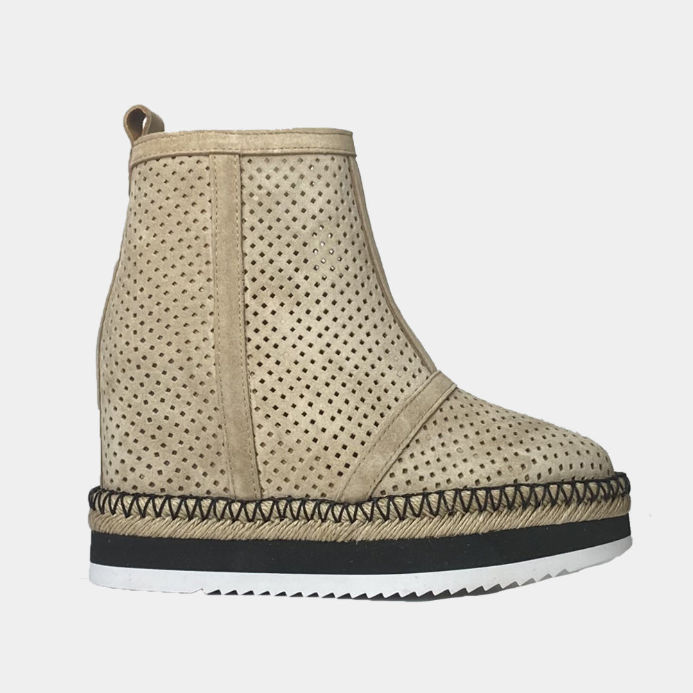 BOOTS ANN TUIL AVENUE