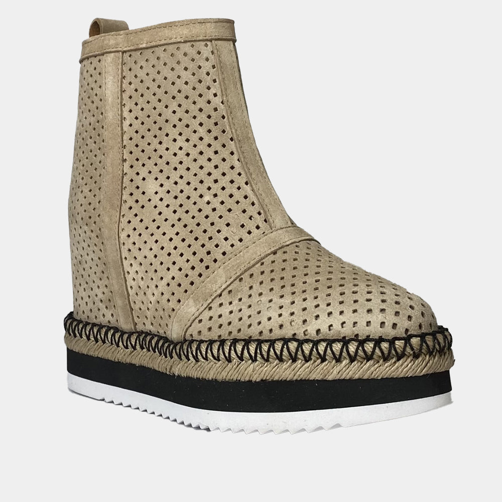 BOOTS ANN TUIL AVENUE