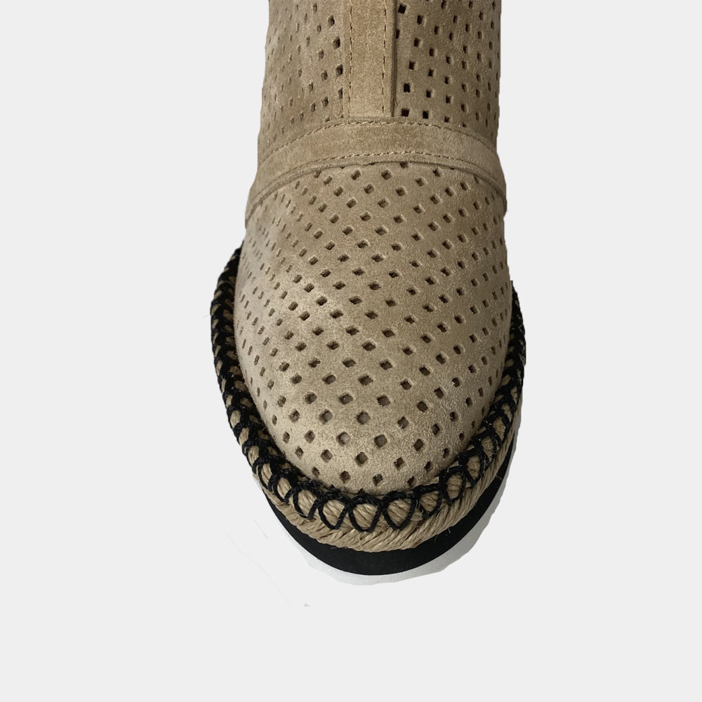 BOOTS ANN TUIL AVENUE