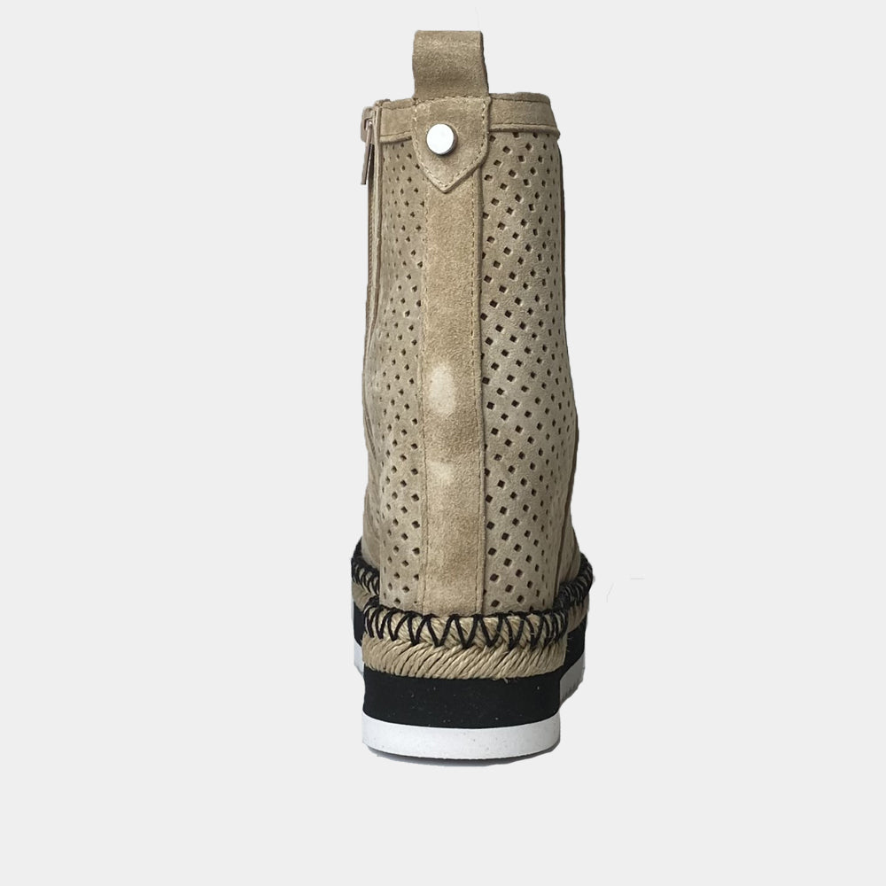 BOOTS ANN TUIL AVENUE