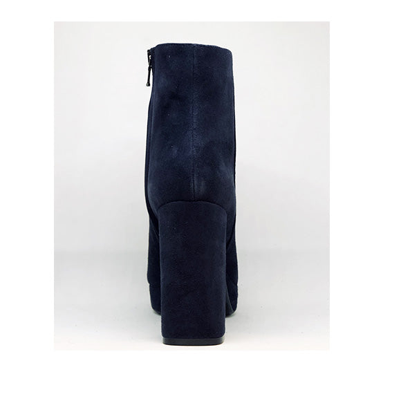 BOOTS ANN TUIL MESSAGER | anntuil.com