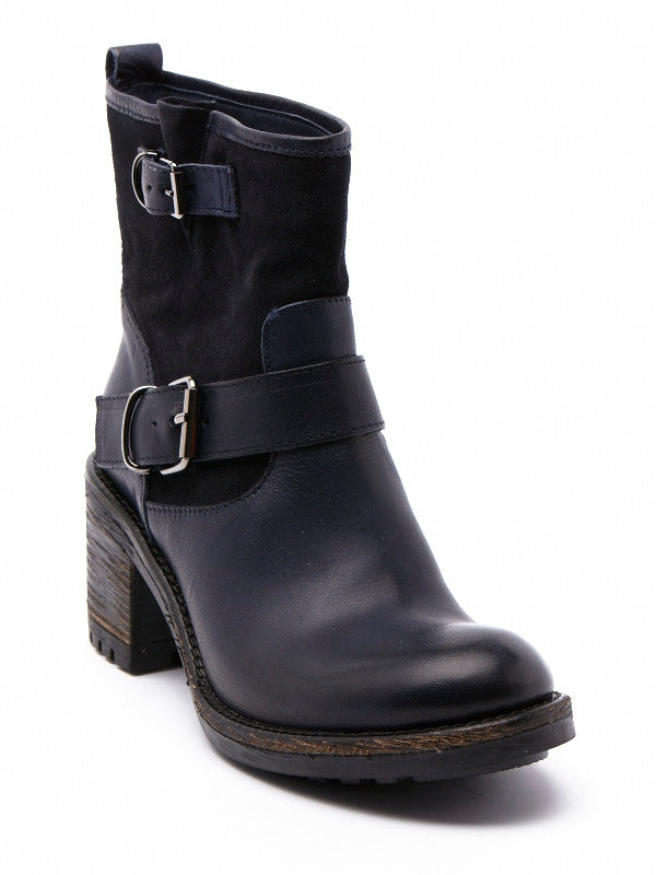 BOOTS ANN TUIL KRISTY BIKER