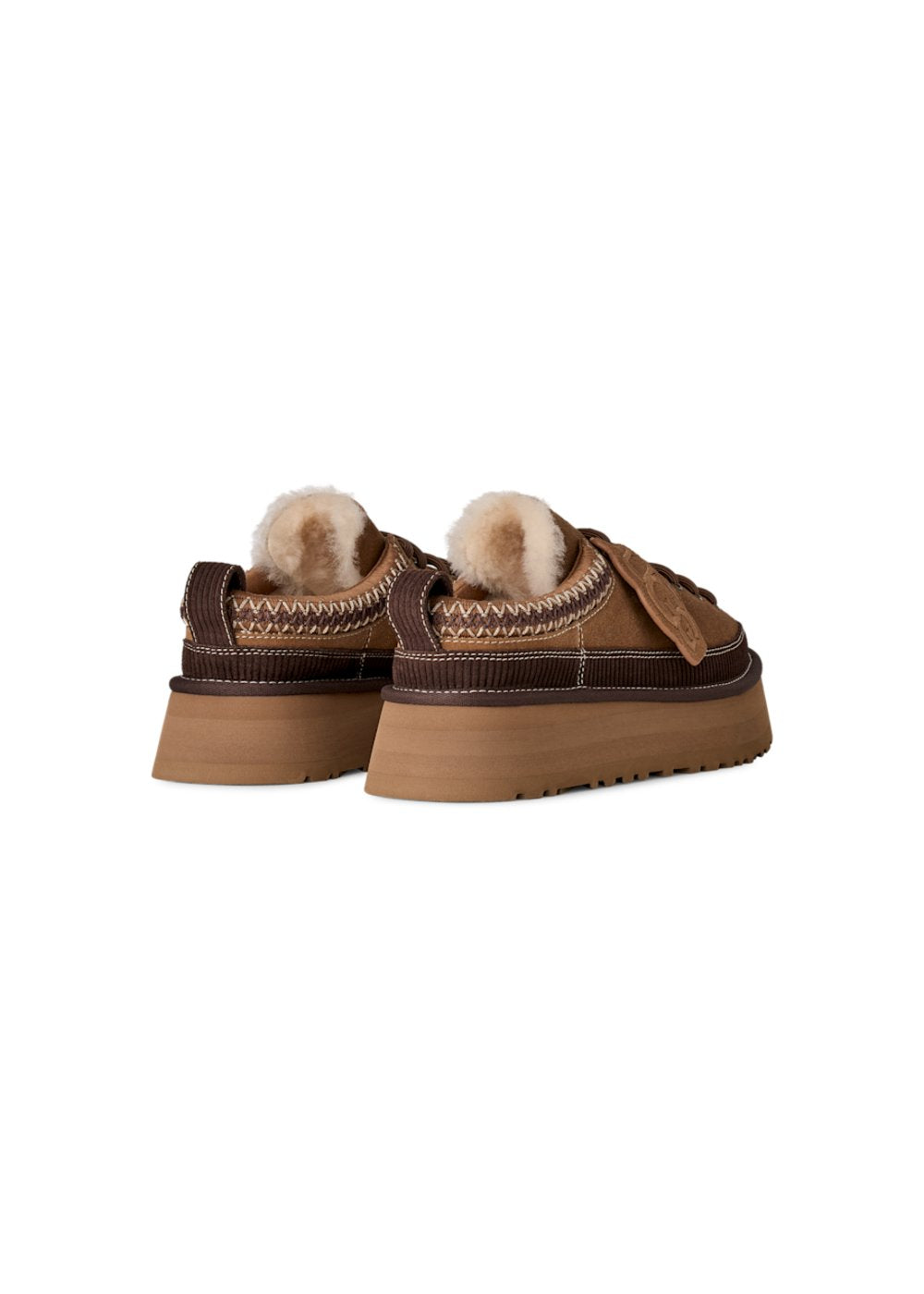 Slippers UGG Heritage Lace-Up en velours camel, vue 4 | Ann Tuil