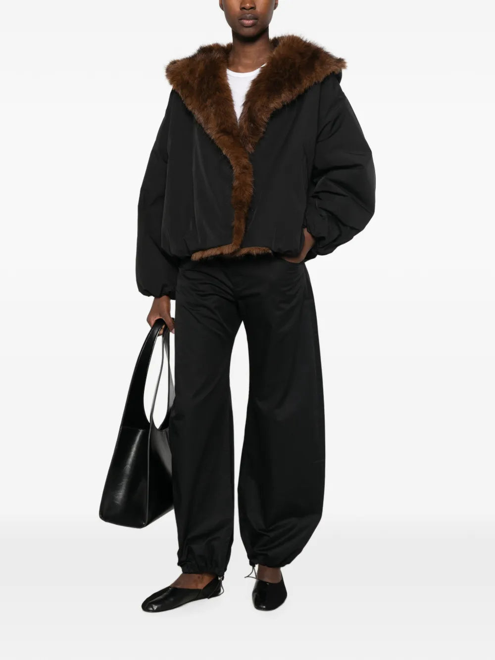 Veste Eleh noire à capuche bordée de fourrure artificielle