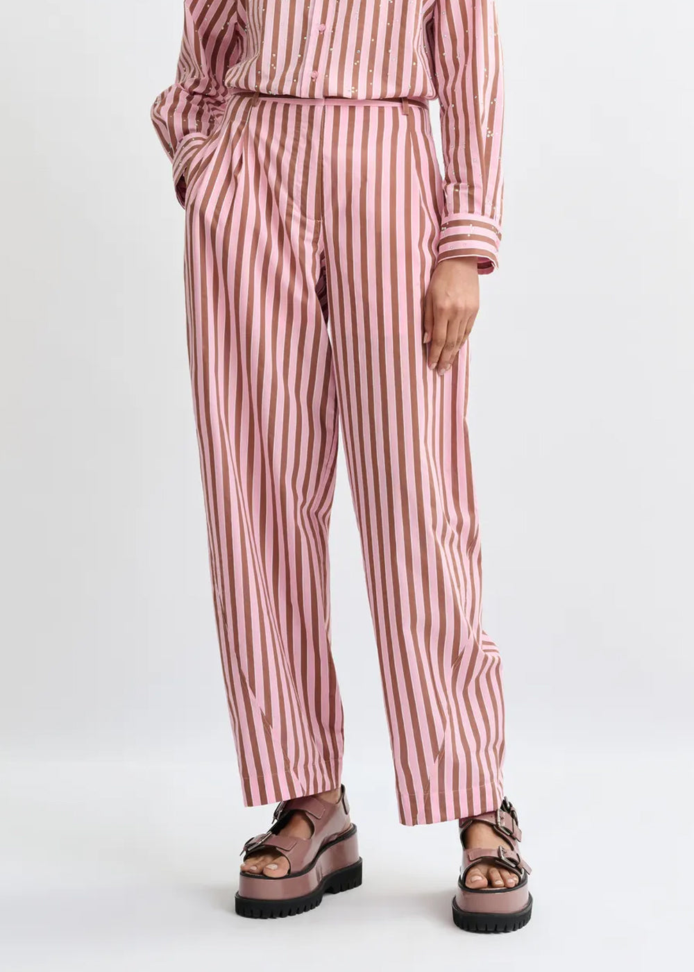 PANTALON FUSELÉ ESSENTIEL ANTWERP JORNER BARREL LEG PANTS