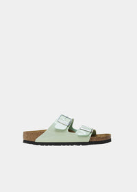 Mules Birkenstock Arizona BS en vernis surf green, vue de profil – mules femme | Ann Tuil