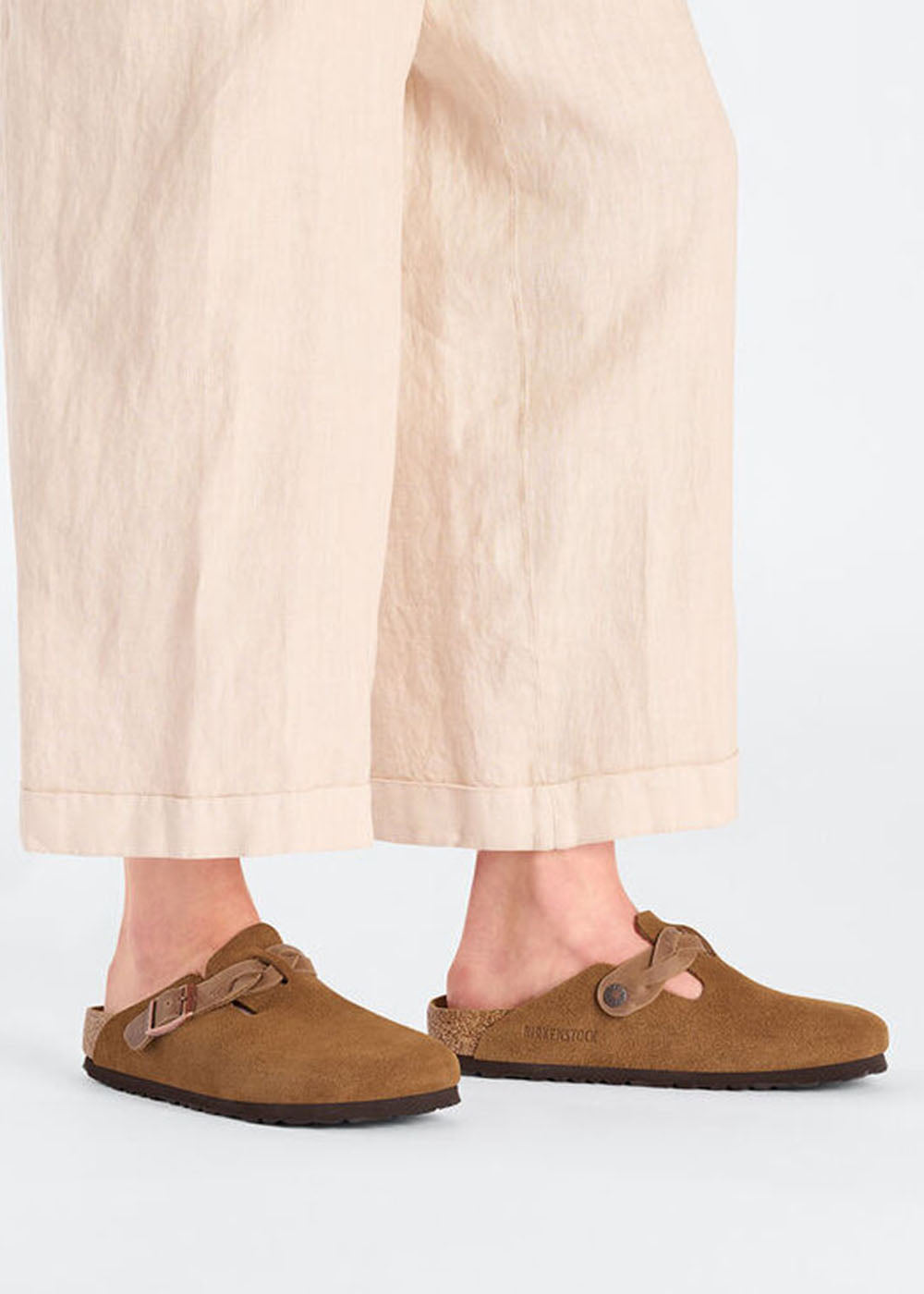 Sabots Birkenstock Boston Braided en cuir velours camel, vue 2 – sabots femme | Ann Tuil