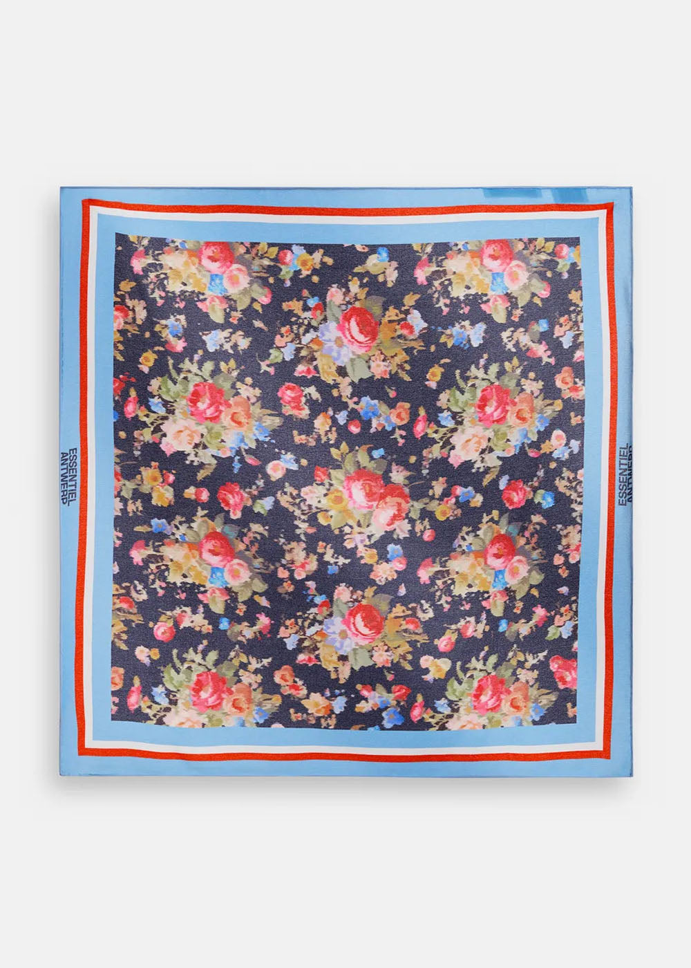 Foulard Essentiel Antwerp Jungle Square Printed marine et fleurs multicolores, vue 3 – foulard femme | Ann Tuil