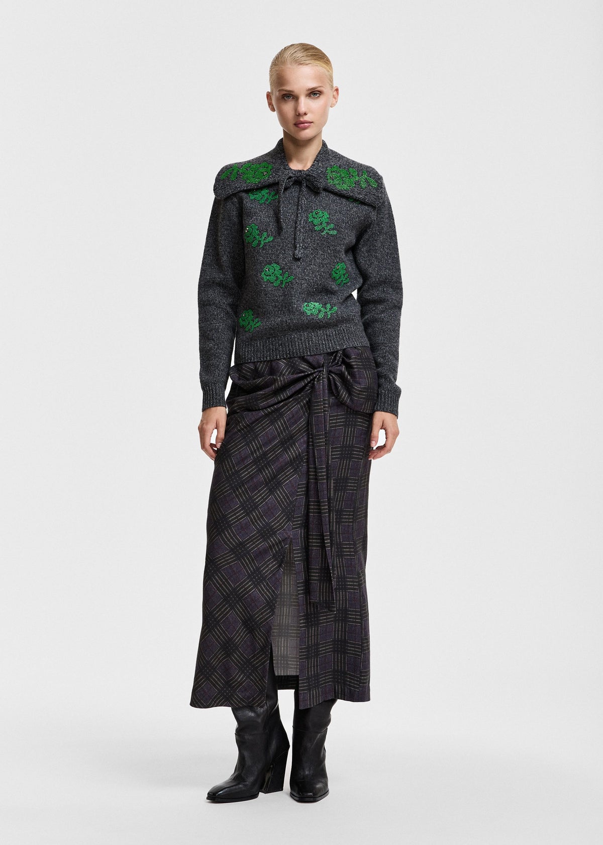 Jupe mi-longue Essentiel Antwerp Karm noir, gris et blanc cassé, vue 3 – jupe mi-longue femme | Ann Tuil