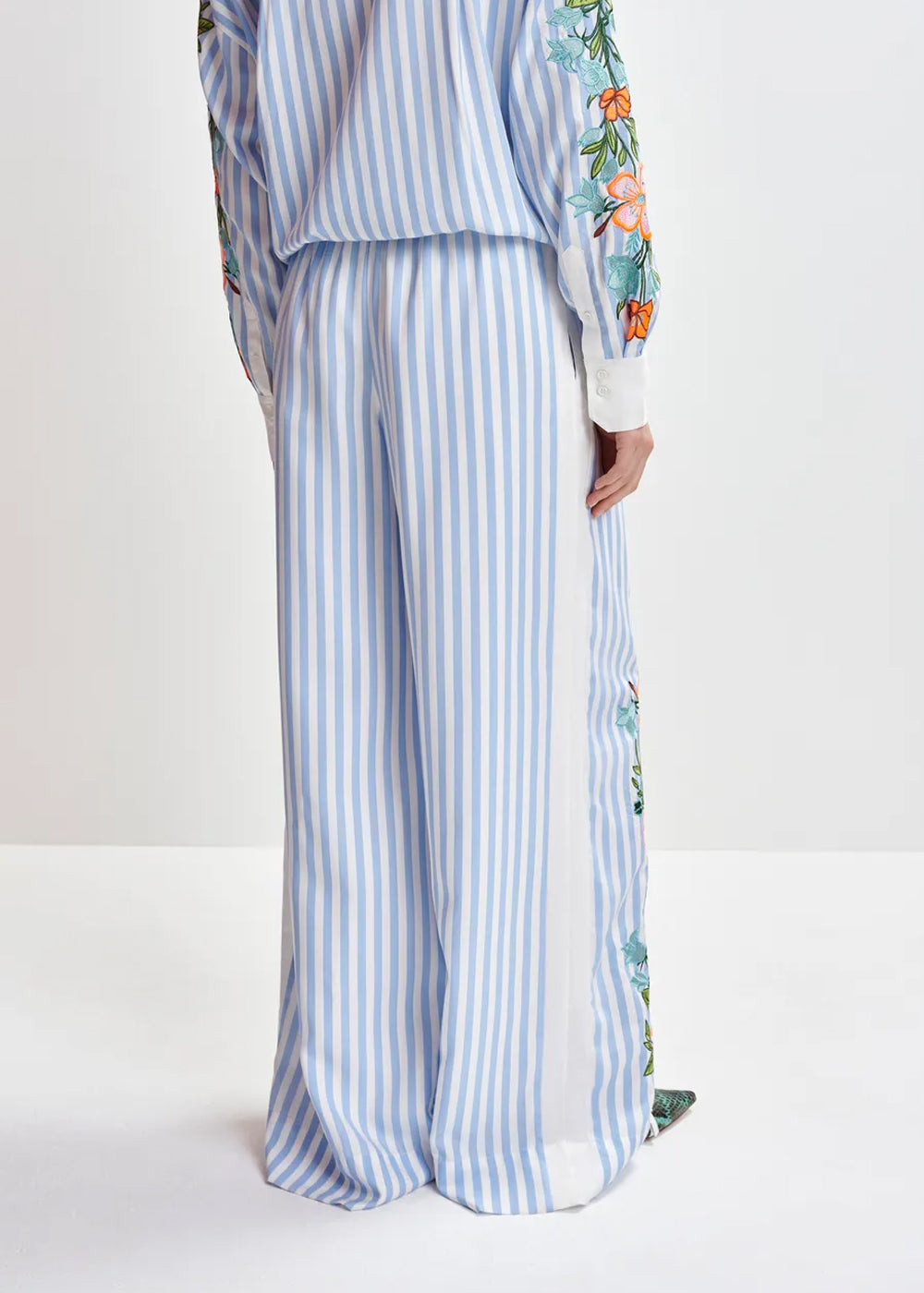 Pantalon Essentiel Antwerp Hevon2 Embroidered lake blue, vue 5 – pantalon femme | Ann Tuil