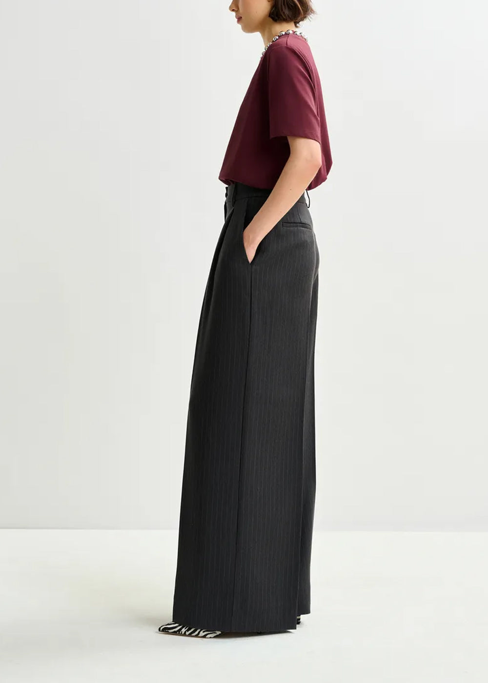 Pantalon Essentiel Antwerp Invest Wide Leg Pants noir, vue 2 – pantalon femme | Ann Tuil