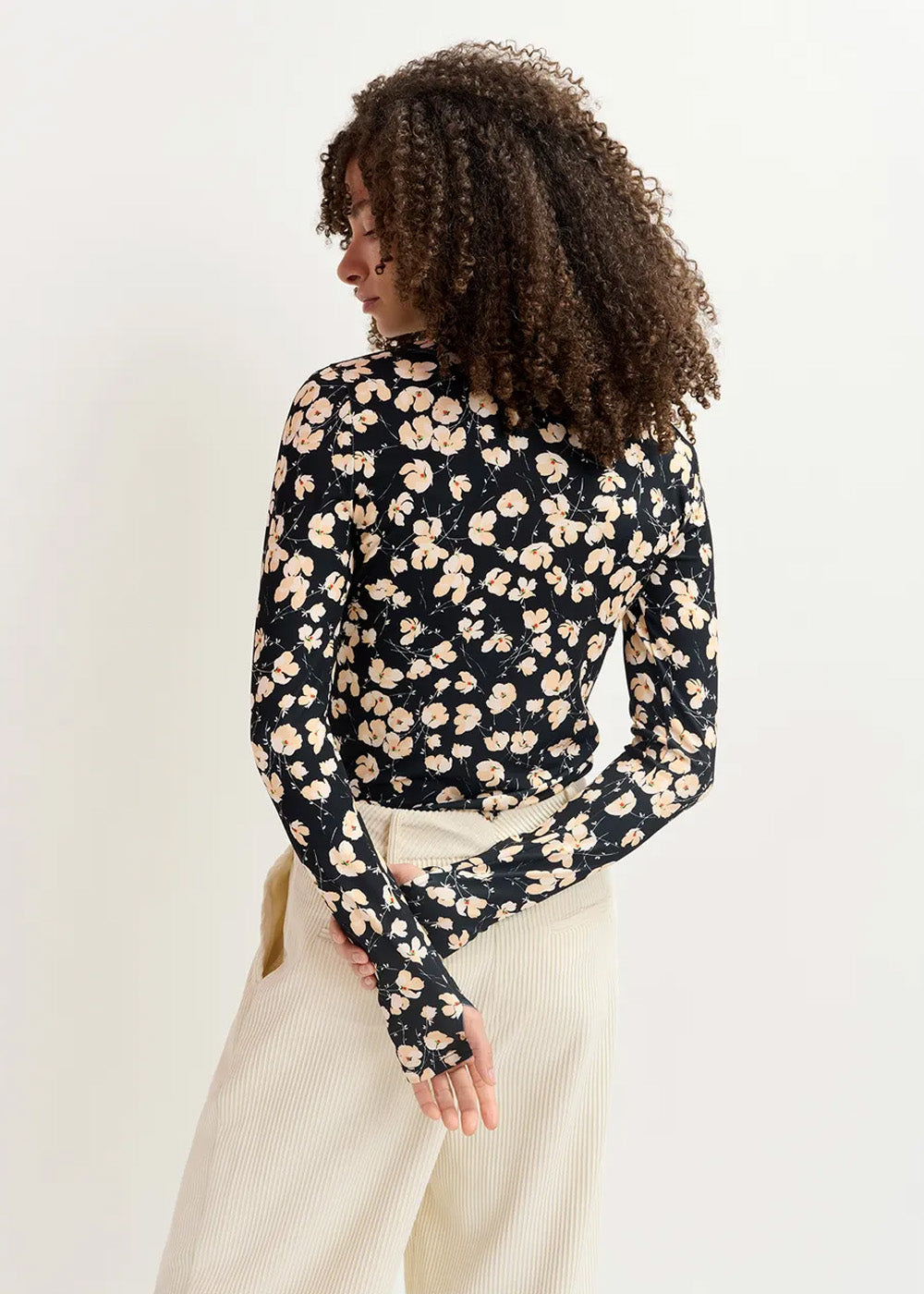 Pull Essentiel Antwerp Gilberto Printed Turtleneck blanc cassé, vue 6 – pull femme | Ann Tuil
