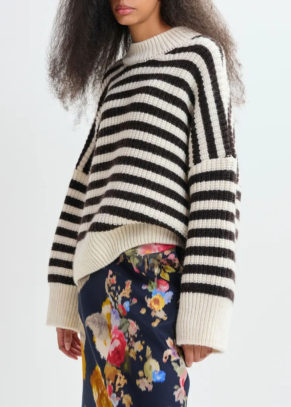 Pull Essentiel Antwerp Jacquie Striped Knit noir et écru, vue 4 – pull femme | Ann Tuil
