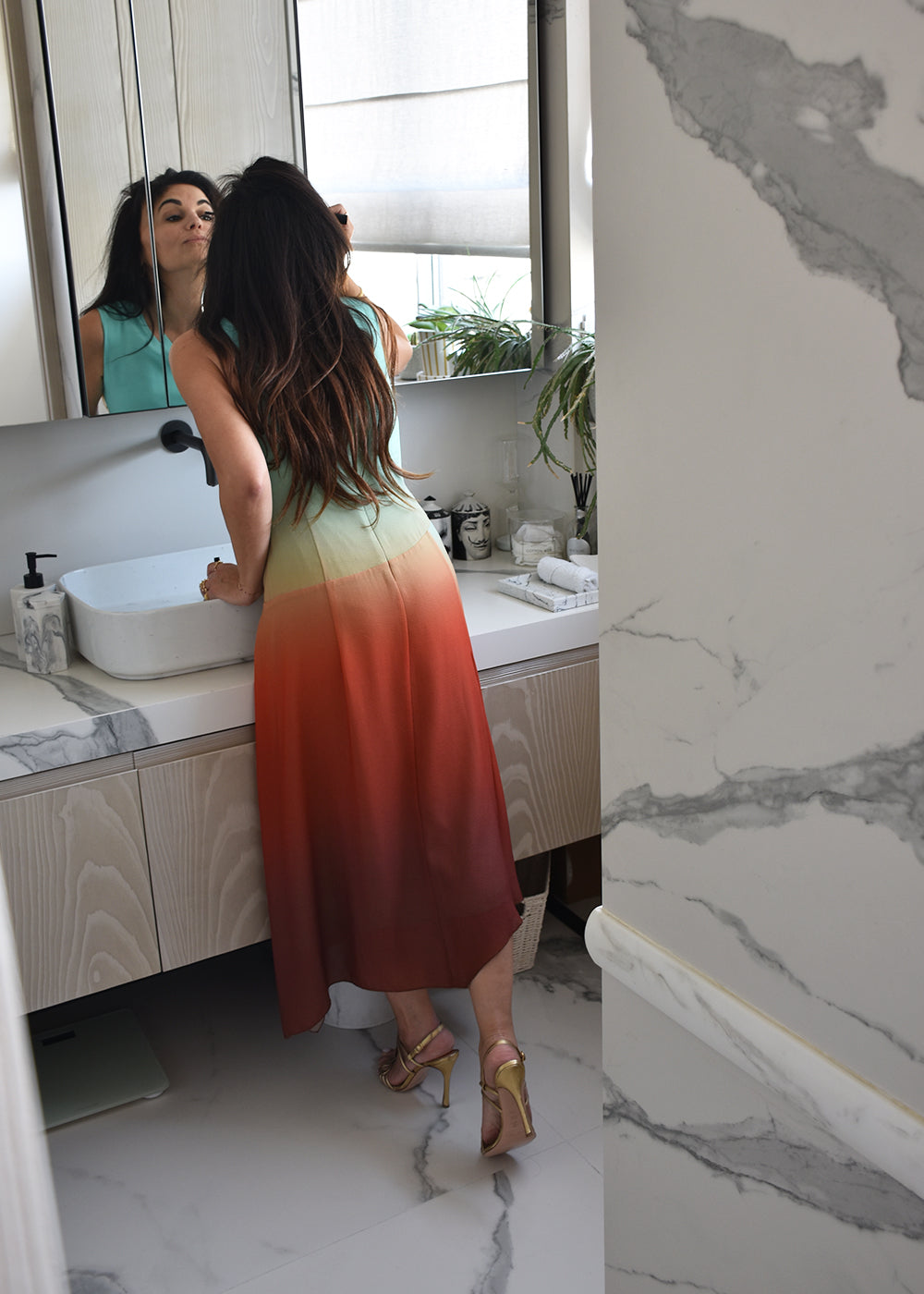 Robe Essentiel Antwerp Homerun tie et dye bleu clair orange, vue 2 – robe femme | Ann Tuil