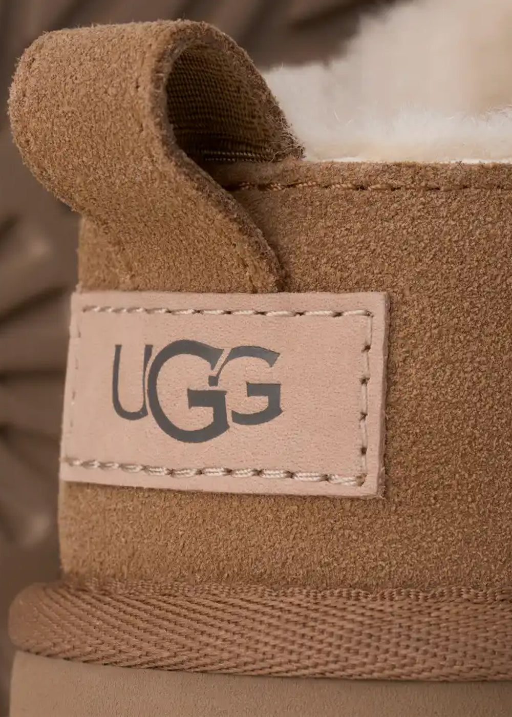 Mules UGG Classic Micro en velours et fourrure camel, vue 8 – chaussons mules fourrés femme | Ann Tuil