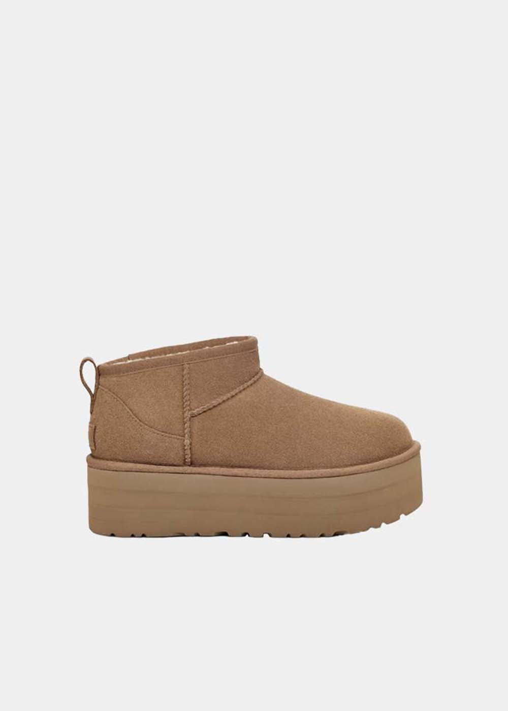 Boots UGG Classic Ultra Mini Platform en velours camel, vue de profil – bottines à plateforme femme | Ann Tuil