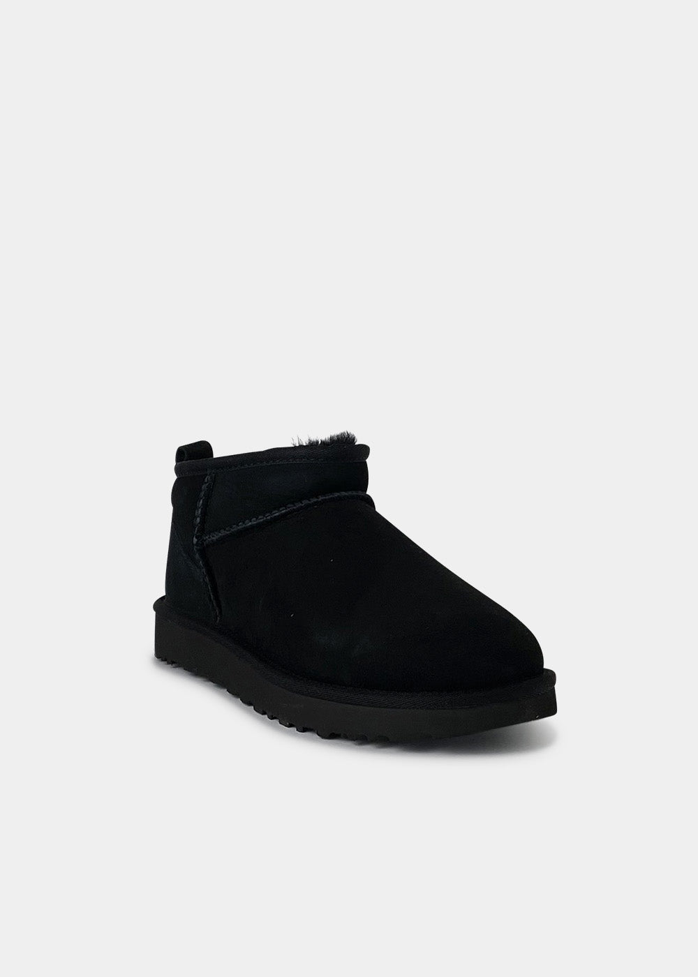Boots UGG Classic Ultra Mini en velours noir, vue 2 – bottines fourrées femme | Ann Tuil
