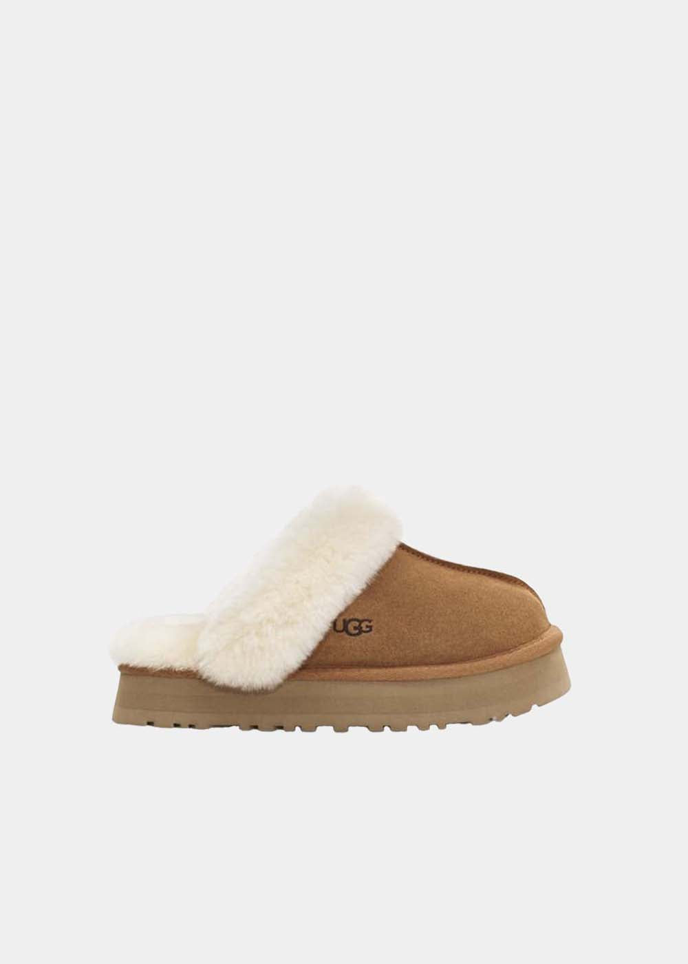 Mules UGG Disquette en velours camel, vue de profil – mules plateforme femme | Ann Tuil