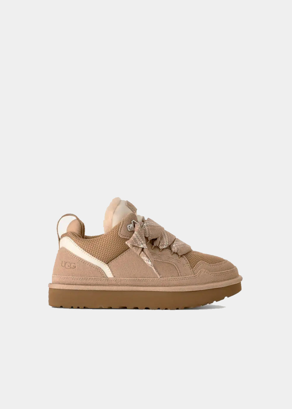 Sneakers UGG Lowmel en velours et fourrure beige sand, vue de profil – baskets fourrées femme | Ann Tuil