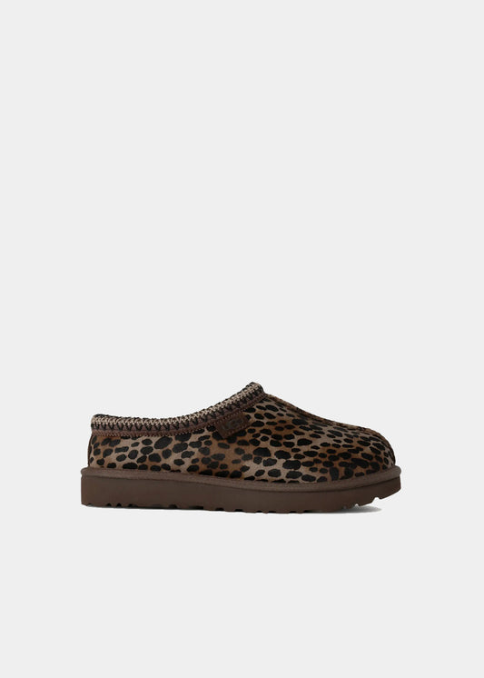 Mules UGG Tasman Caspian en poulain léopard, vue de profil – chaussons mules fourrés femme | Ann Tuil