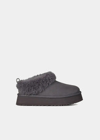 Mules plateforme UGG Tazzelle en velours gris obsidian, vue de profil – mules femme | Ann Tuil