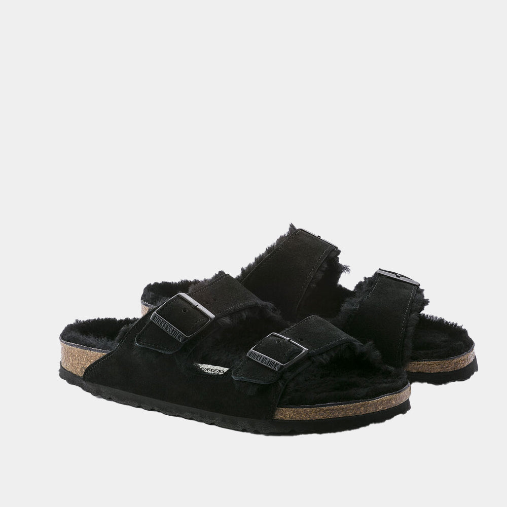 Mules Birkenstock Arizona Shearling en nubuck et fourrure noir, vue 3 – mules fourrées femme | Ann Tuil
