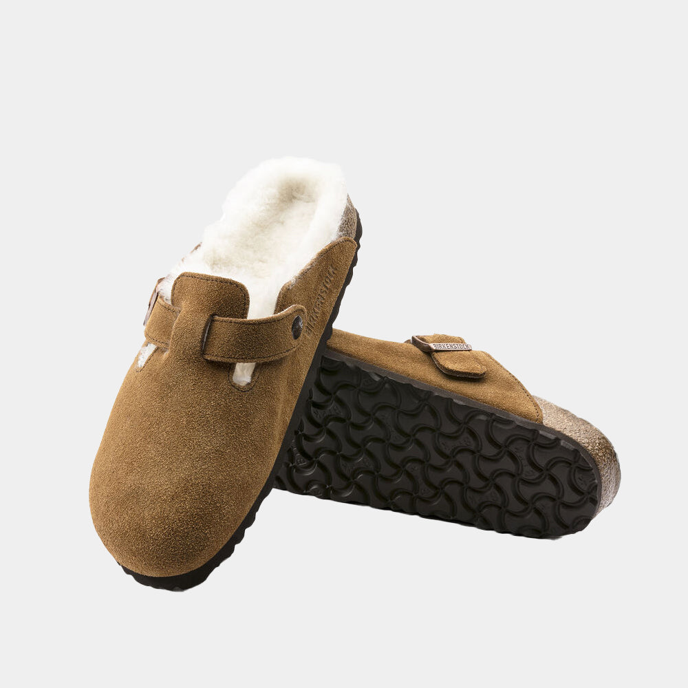 Sabots Birkenstock Boston Shearling en nubuck et fourrure camel, vue 4 – sabots fourrés femme | Ann Tuil